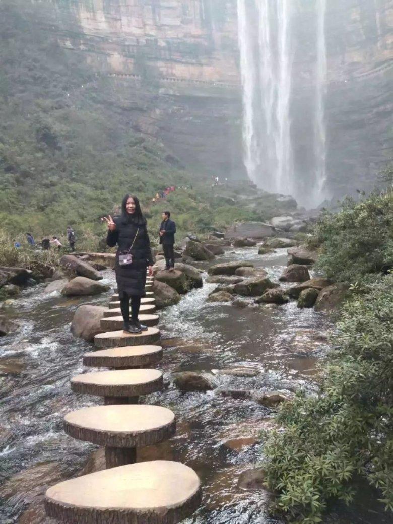 我卖王者荣耀号被骗了，申诉说解决不了客服说存在买卖不知道对方有没有给我钱不给处理，我怎么办游戏画面